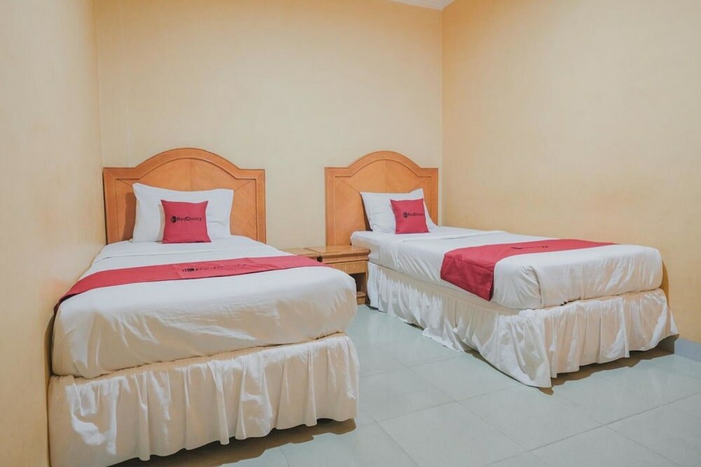 Фото RedDoorz Plus near Tugu Tari TheHok Jambi