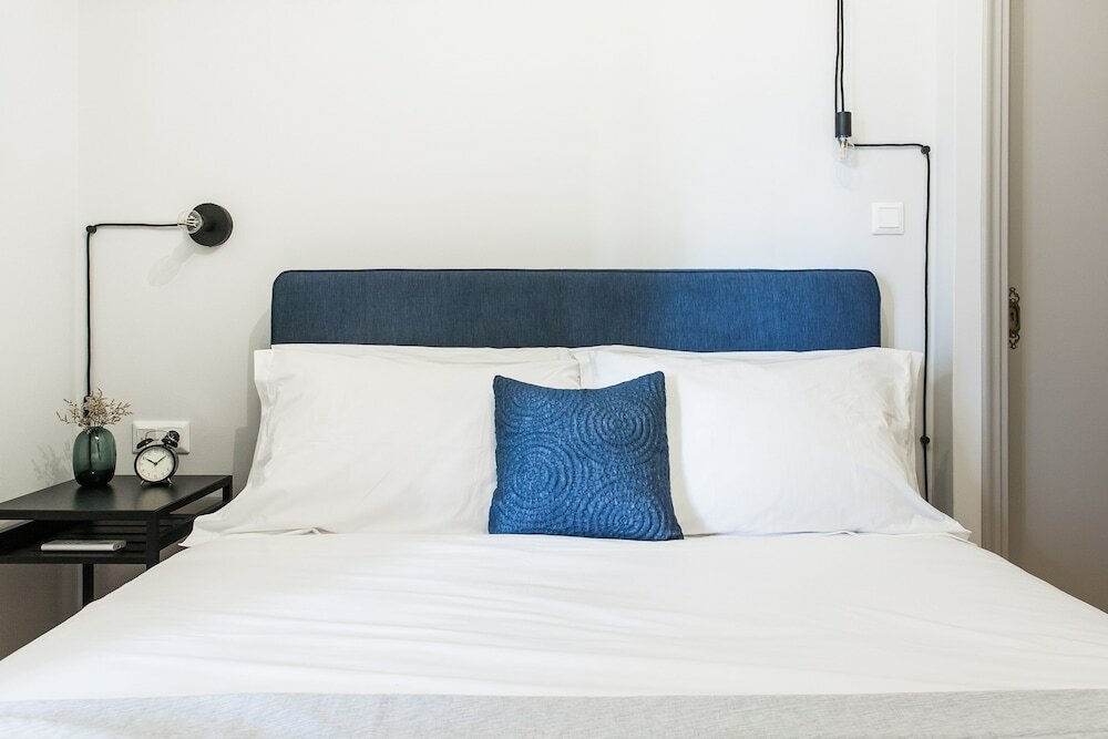 Фото Upstreet Deluxe & Stylish 2 Bd Apartment