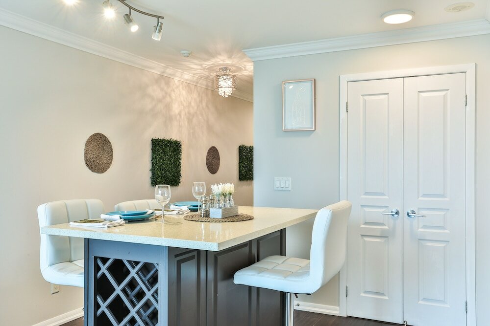 Фото Lively Urban Condo in Old Toronto