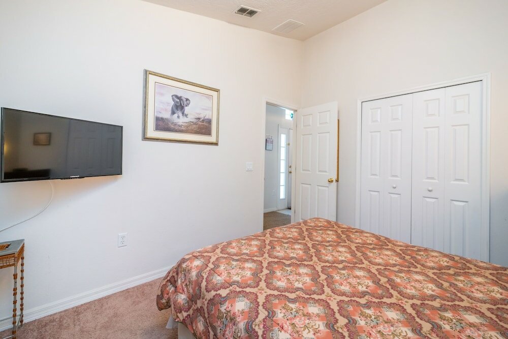 Фото 1114 4-bed Pool Home, Liberty Village Kissimmee