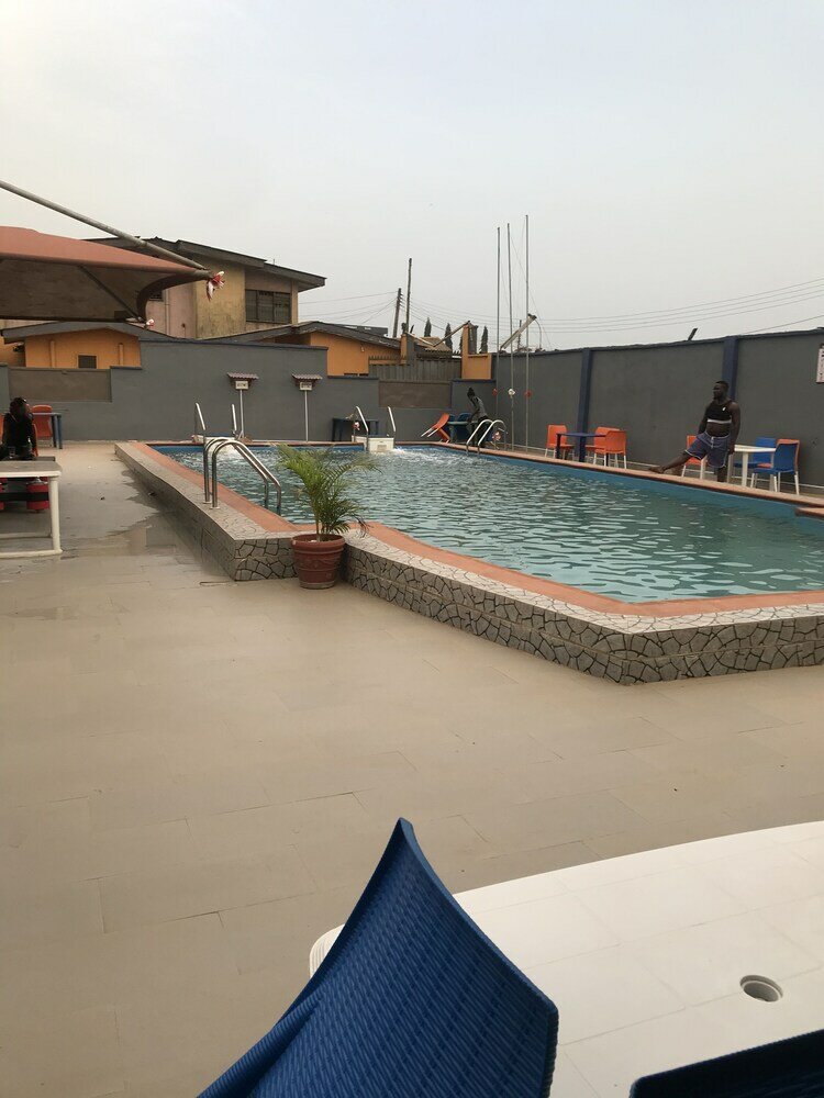 Фото отеля 2