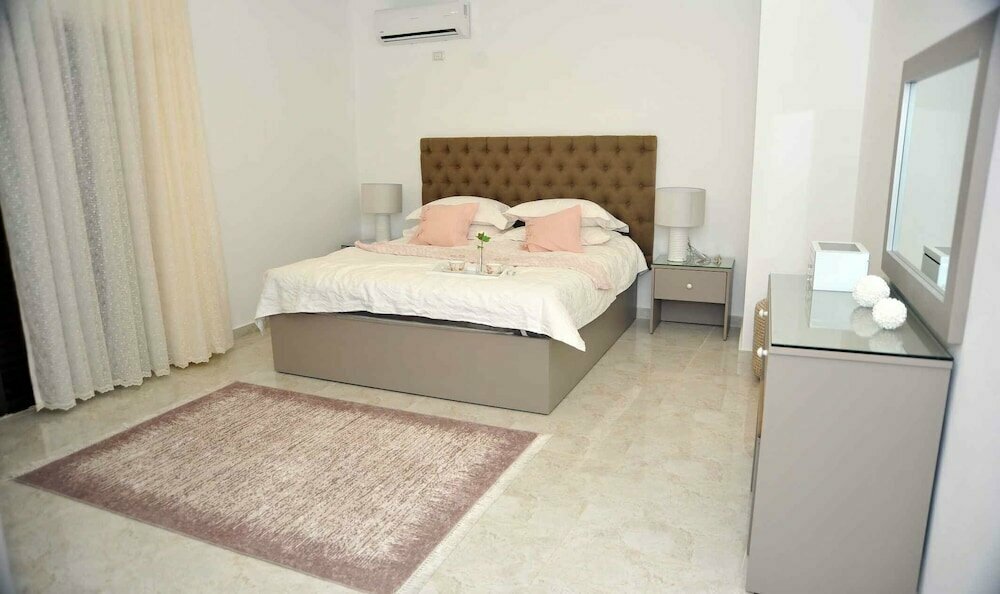 Hotel Amazing one Bedroom Apartment in Amman, Amman, photo