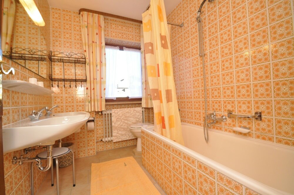 Фото Appartementhaus Alpenrose