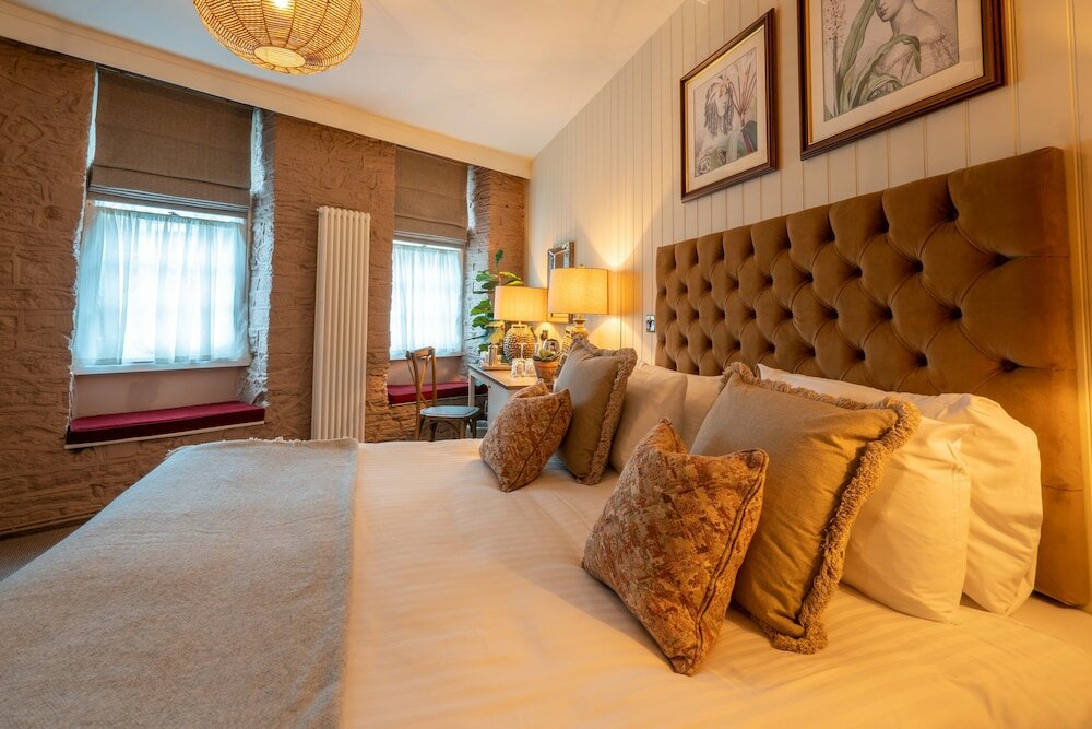 Фото The George Inn and The Plaine