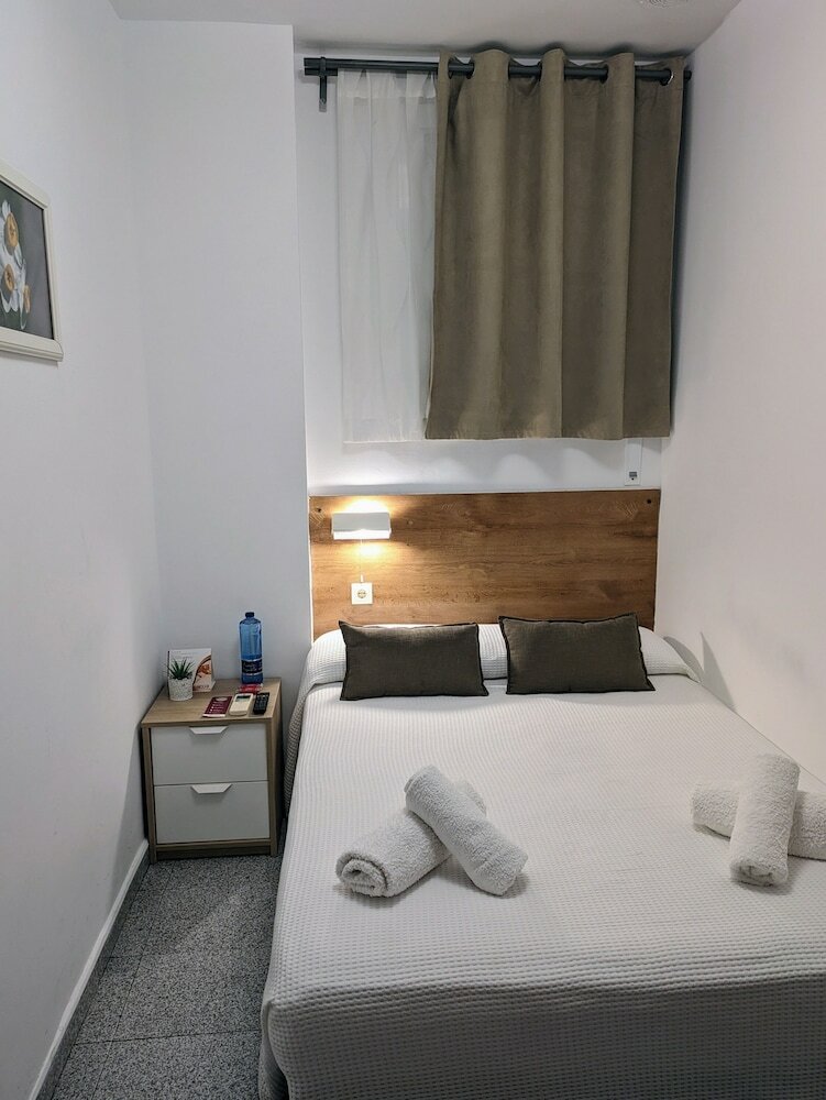 Фото Hostal Alogar