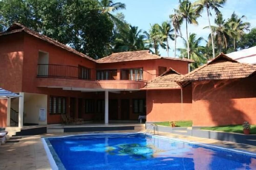 Фото Deshadan Cliff and Beach Resort