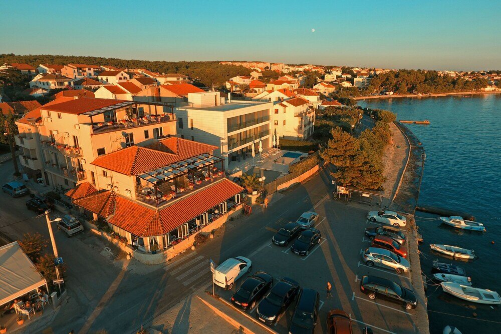 Фото Hotel Delfin