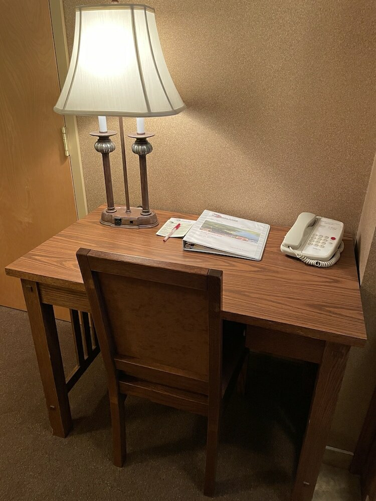 Фото Elkwater Lake Lodge