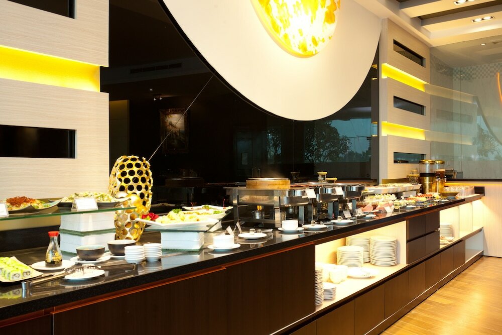 Фото The Hanoi Club Hotel & Residences