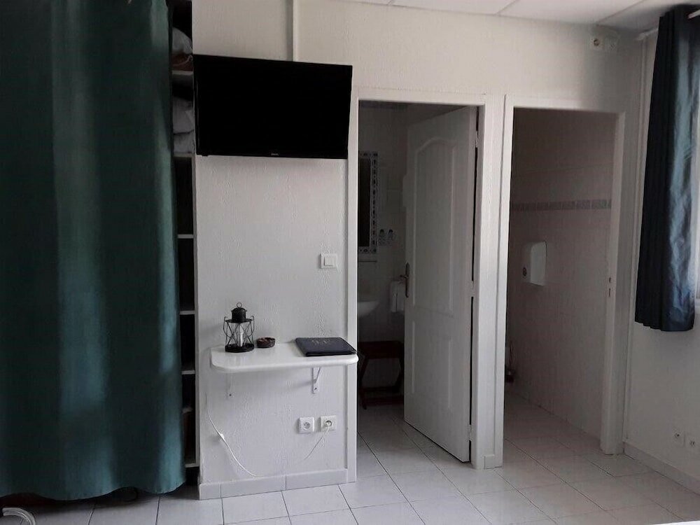 Фото Le Carry Hôtel