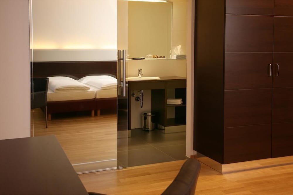 Фото Hotel Schwarzer Bär