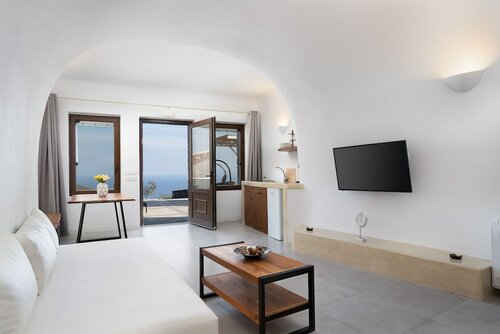 Гостиница Luxe Efis Home Sea View 4 Villas & 4 Prive Hot Tub