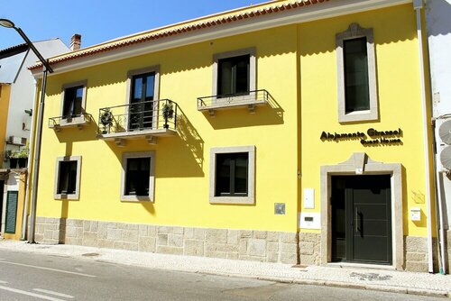 Гостиница Alojamento Girassol - Guest House в Каштелу-Бранку