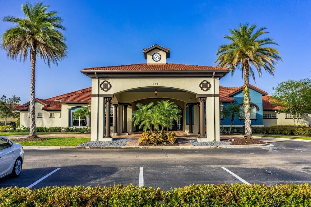 Фото Fantastic 4br 3ba with Pvt Pool with Lake view near to Disney