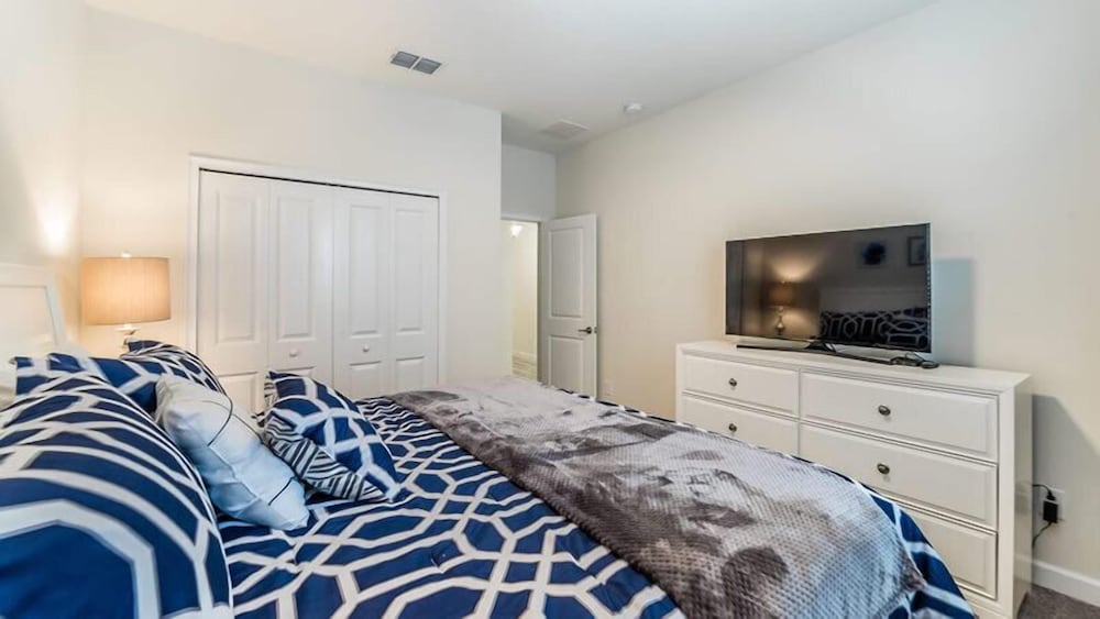 Фото 4706 Sleepy Hollow Drive