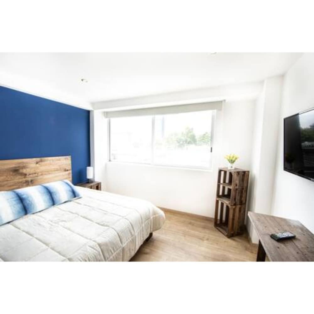 Фото Bright Stylish Park Front Near Polanco