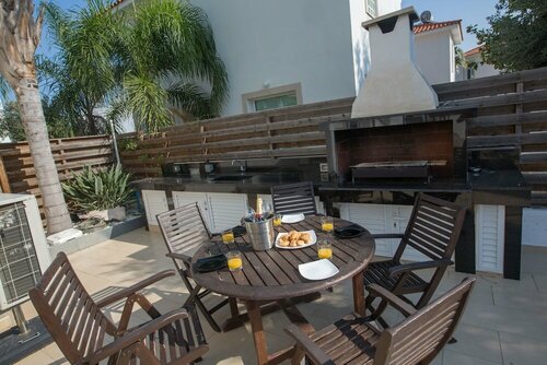 Гостиница Villa Naomi, Beautiful 4bdr Central Protaras Villa With Private Pool