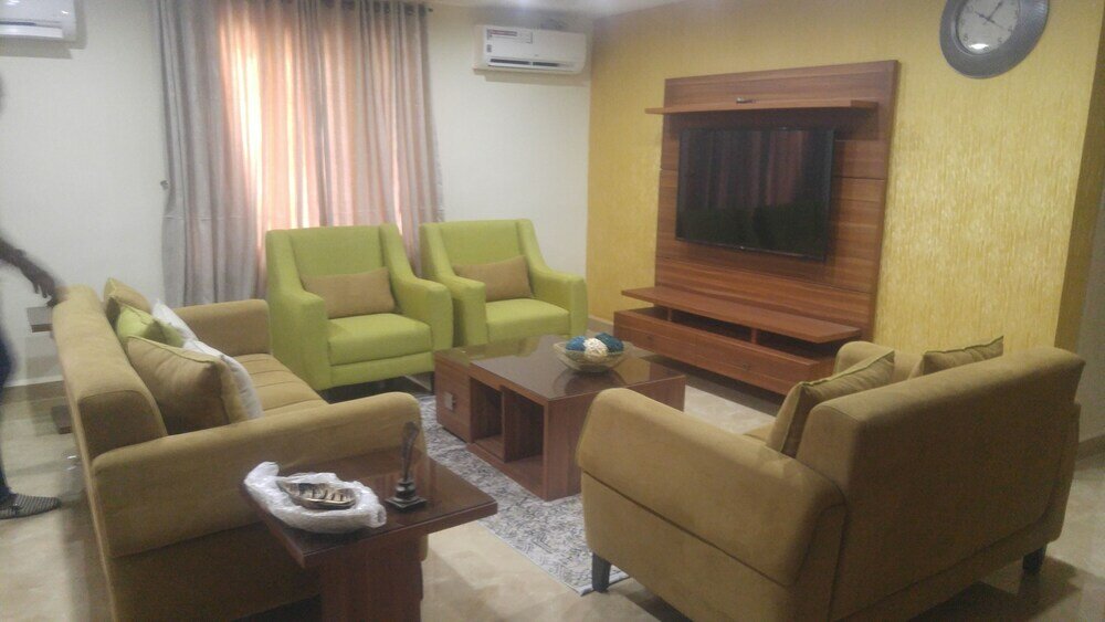 Фото Marshall Hotel Apartments