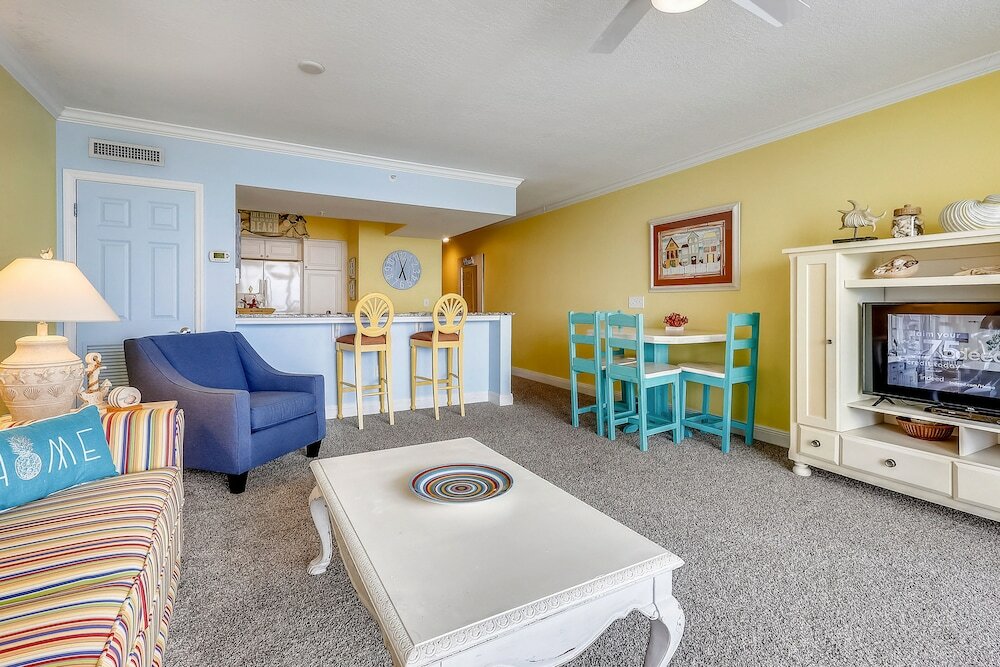 Фото Emerald Beach by Book That Condo