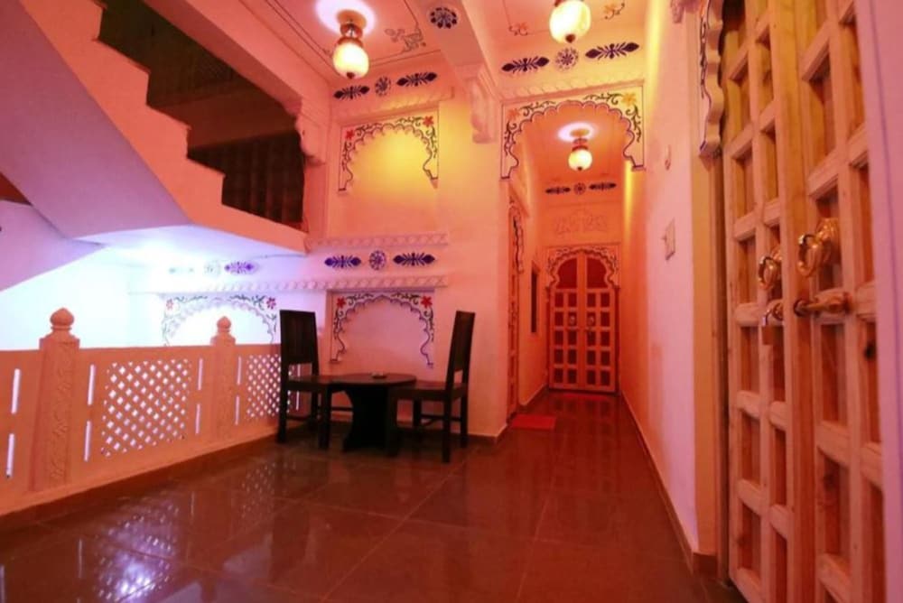 Фото Hotel Dhola Ghat Haweli