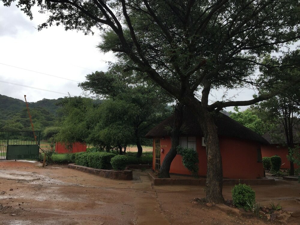 Фото Kgogomodumo Lodge