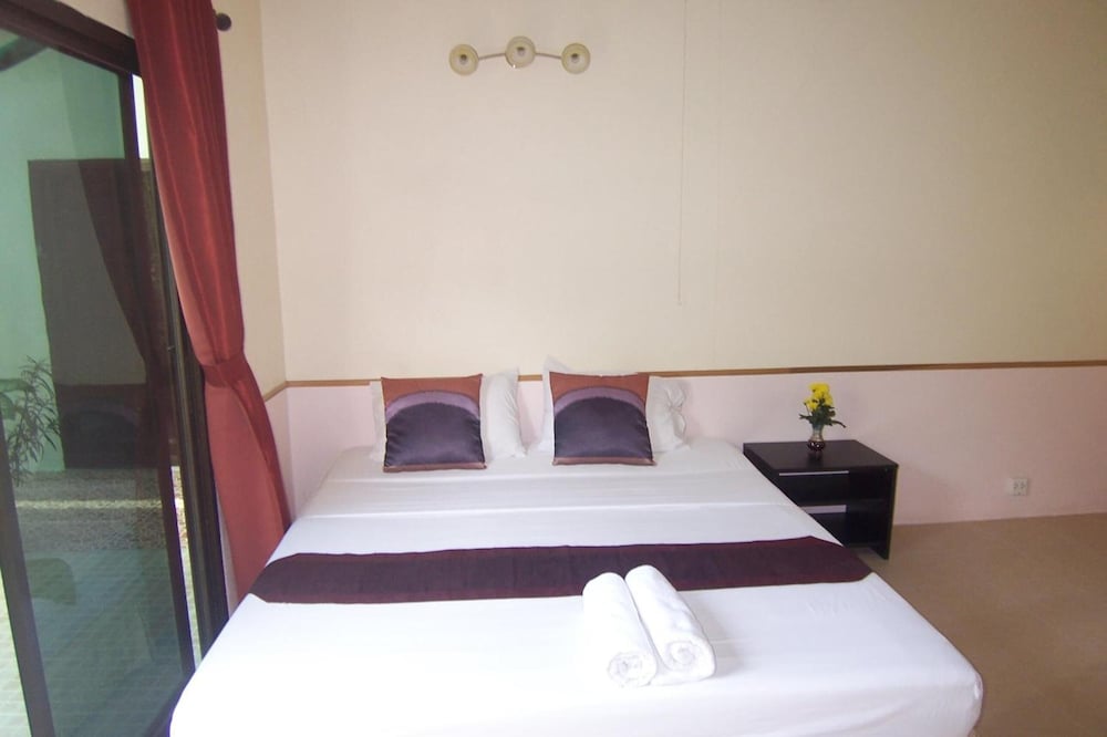Фото Phuket Airport Overnight Hotel