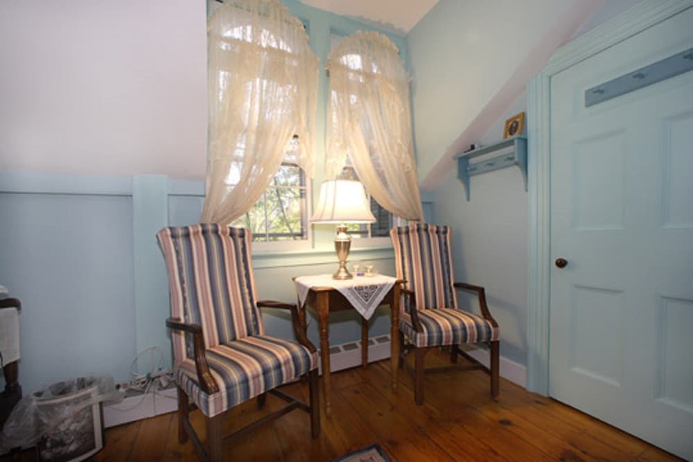 Фото Caldwell House Bed & Breakfast