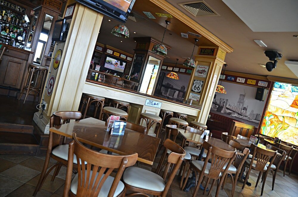 Фото Pigeon Beach Hotel Apartments