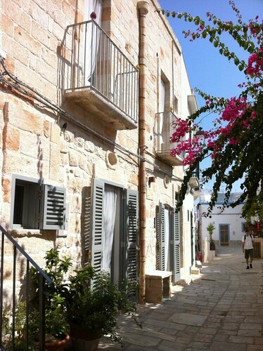 Внешний вид отеля Antico Mondo Rooms & Suites в Полиньяно-а-Маре, фото 1