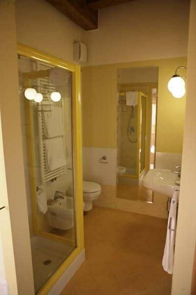 Фото Otto Ducati d'Oro