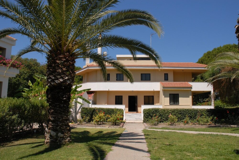 Фото Niki Hotel Apartments