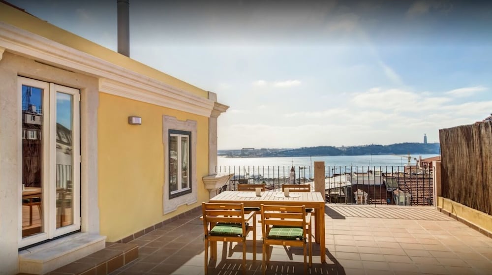 Фото Lisbon Serviced Apartments Palácio Camões