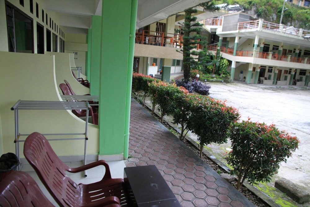 Фото Pandu Lakeside Hotel Parapat - Toba Lake