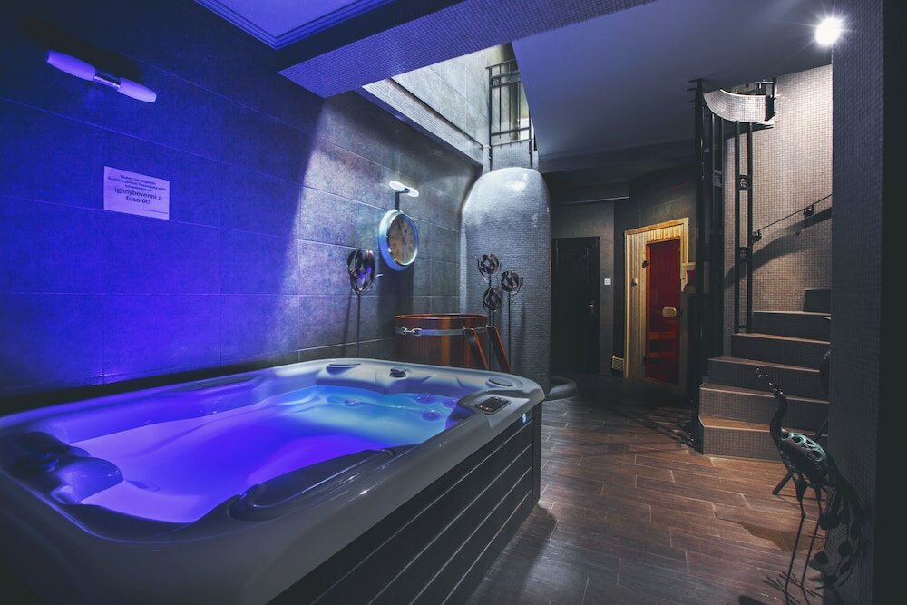 Фото Komló Hotel Gyula