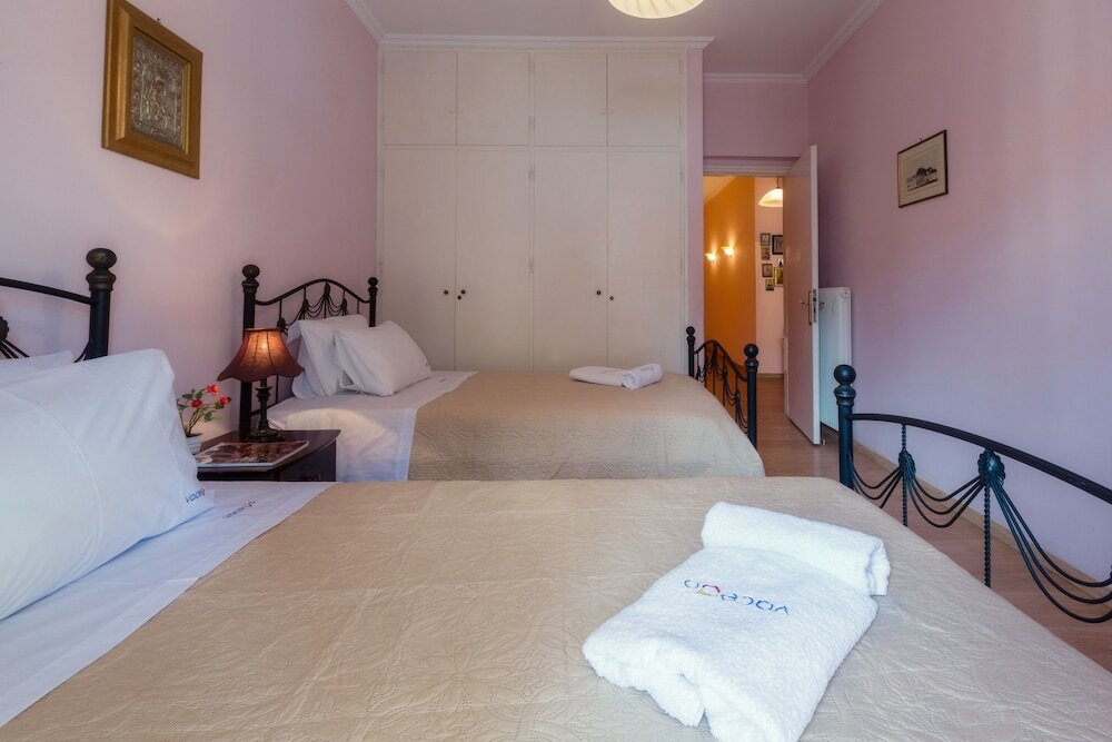 Фото Sidewalk Apartment