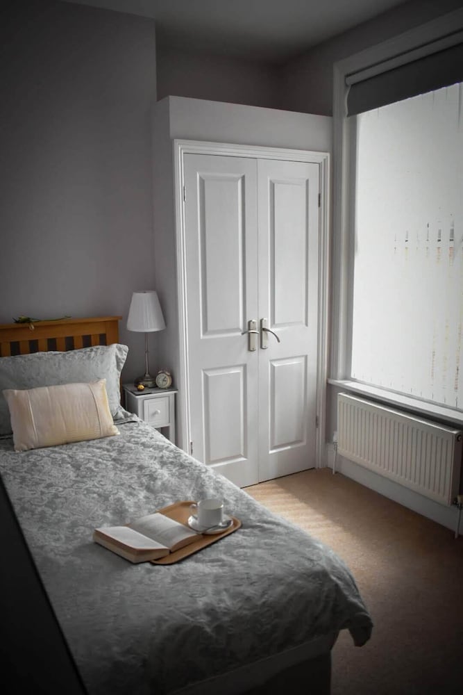 Фото Tlc Exmouth Bed and Breakfast