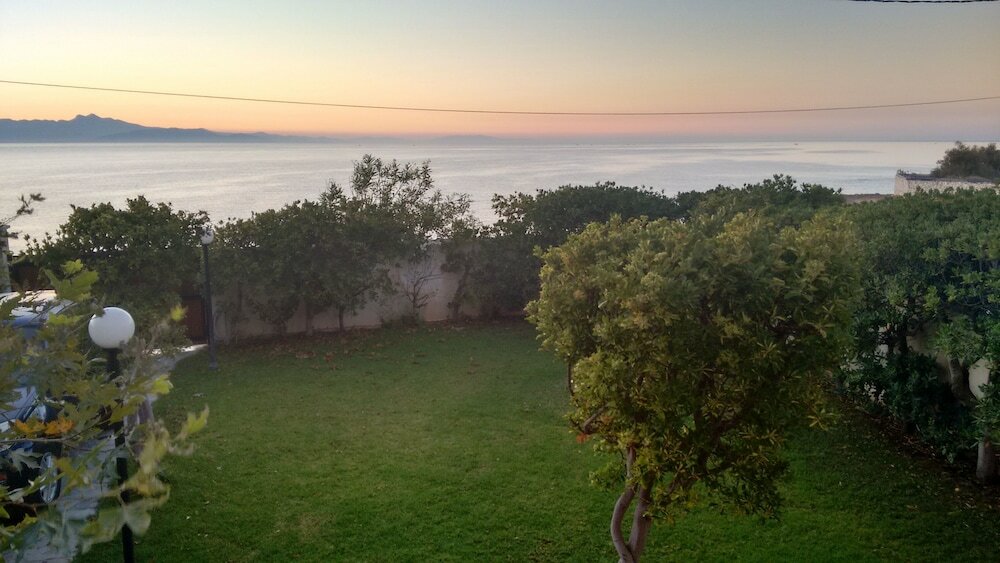 Фото Villa Anastasia Beach Front