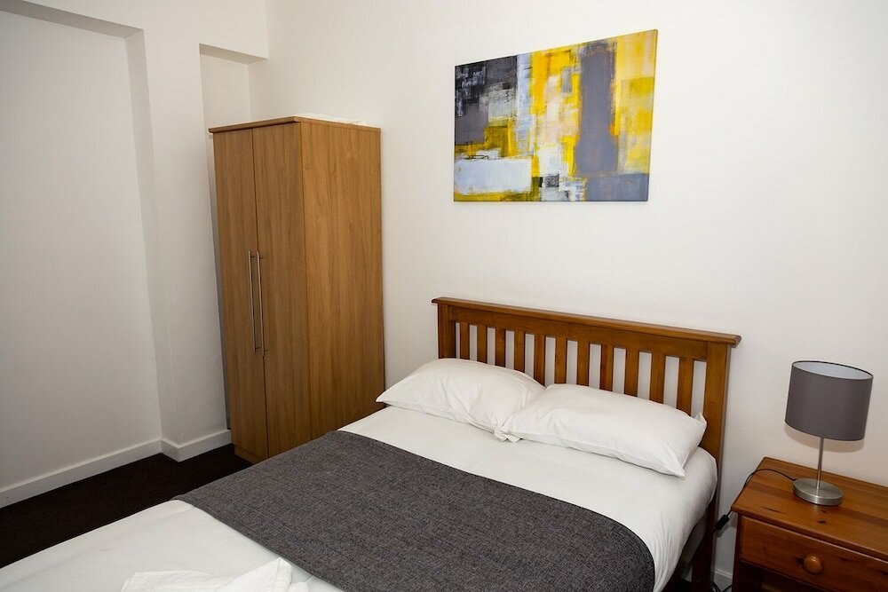 Фото Alexander Apartments Powdene House