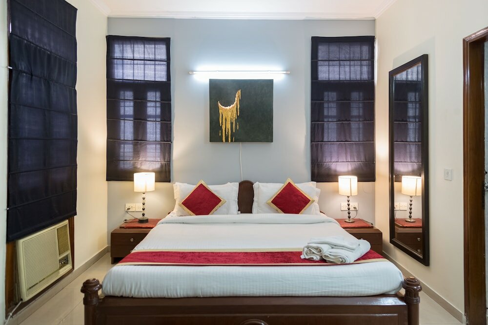 Фото Under My Roof Green Park