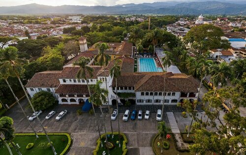 Гостиница Hotel Guadalajara в Буге