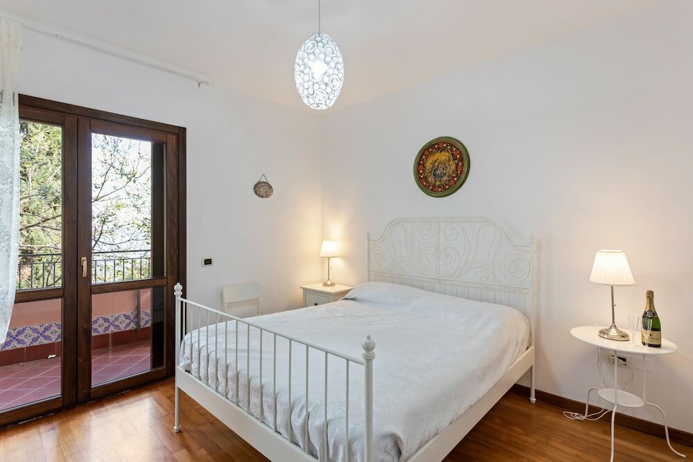 Фото Fontana Vecchia Experience - Parking and Seaview