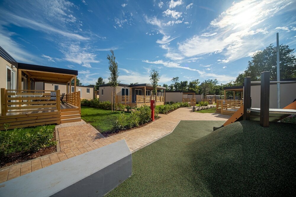 Фото Mediteran Mobile Homes Camping Park Umag