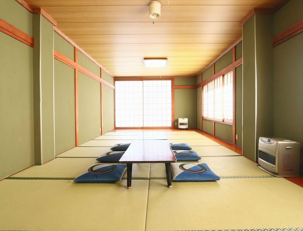 Фото Sports Inn Aoyama Dori