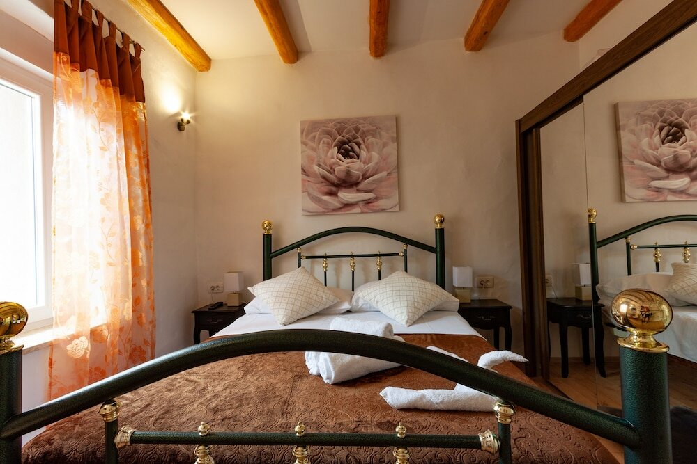 Фото Five bedroom villa Emily with pool