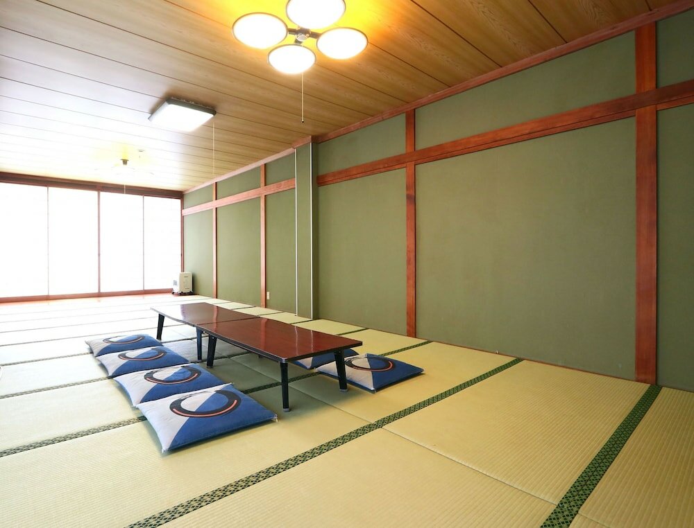 Фото Sports Inn Aoyama Dori