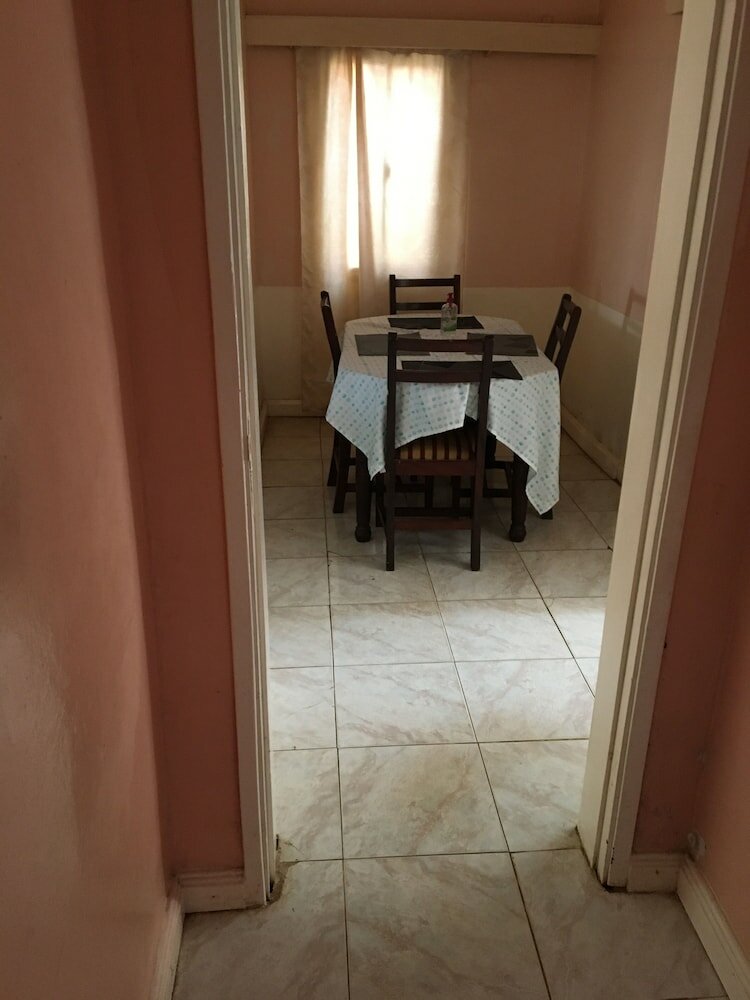 Фото One World Village Guesthouse