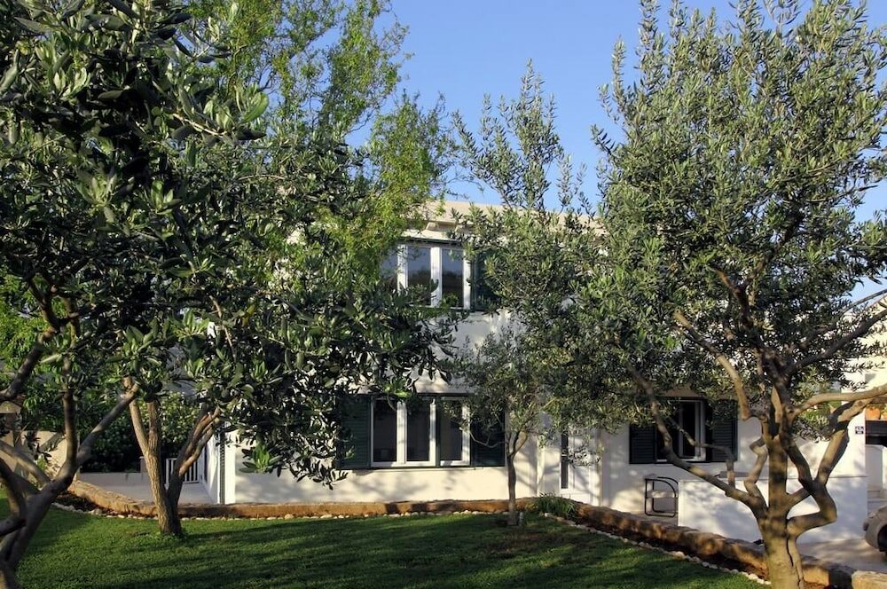 Фото Modern Apartment in Mocici With Terrace