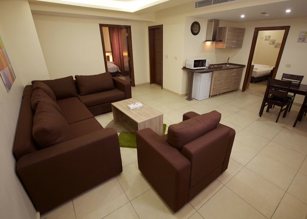 Фото Отель Lujain Suites