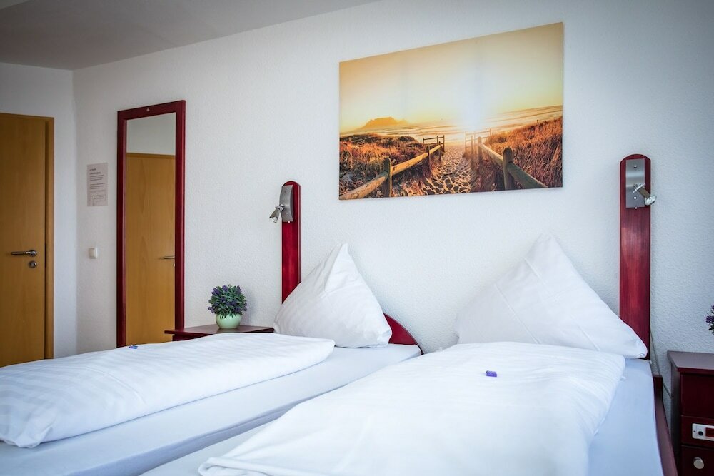 Фото Hotel & Restaurant Ratskeller Nideggen