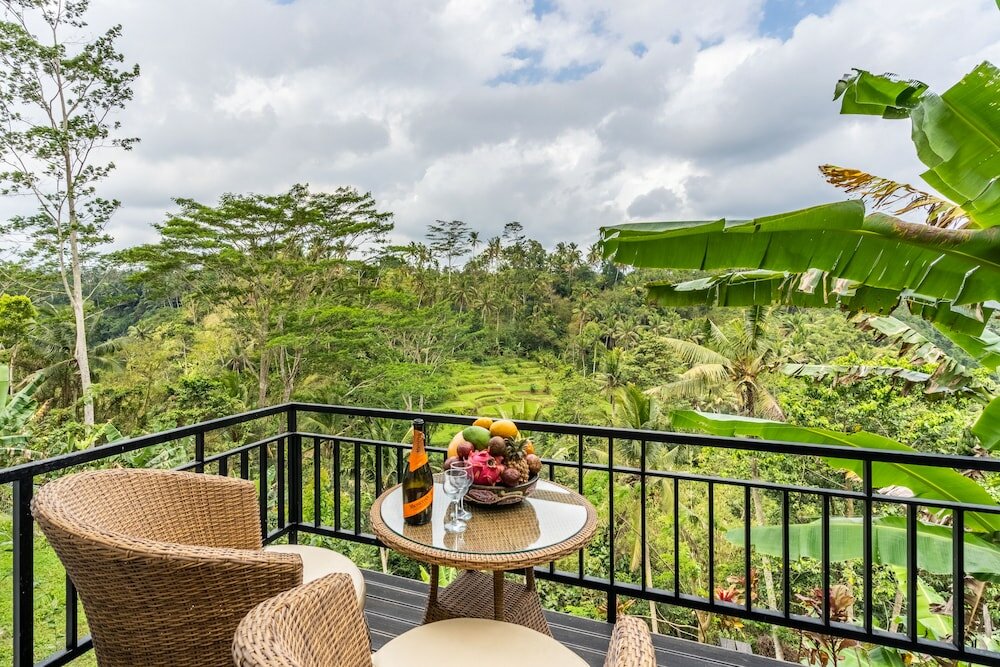 Фото Tirta Asri Ubud Villa